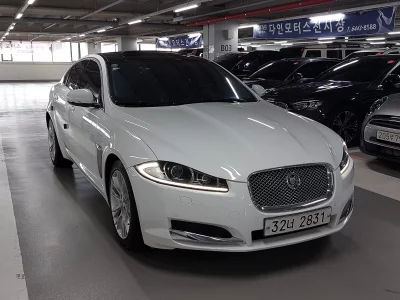 Jaguar XF