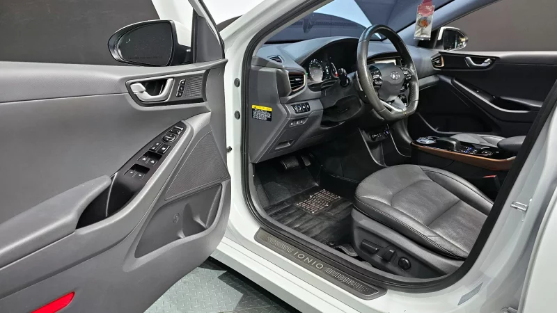 Hyundai Ioniq