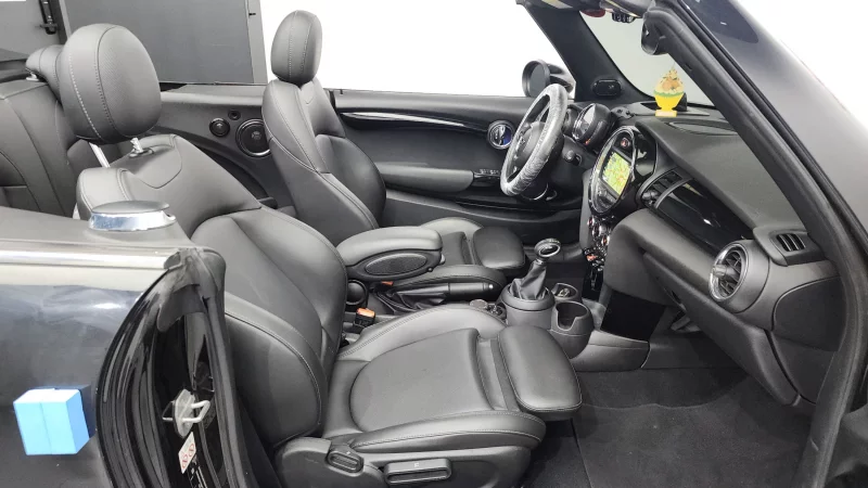 MINI Cooper Convertible