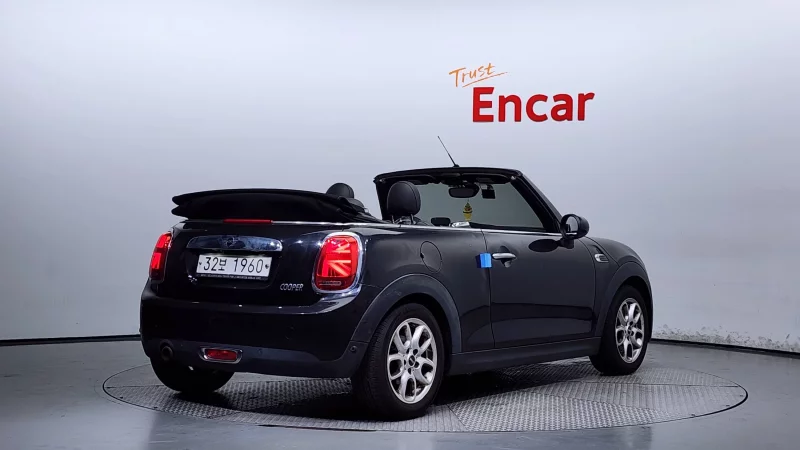 MINI Cooper Convertible