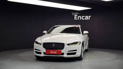 Jaguar XE