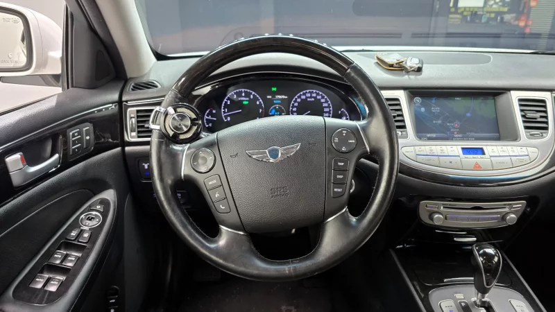 Hyundai Genesis