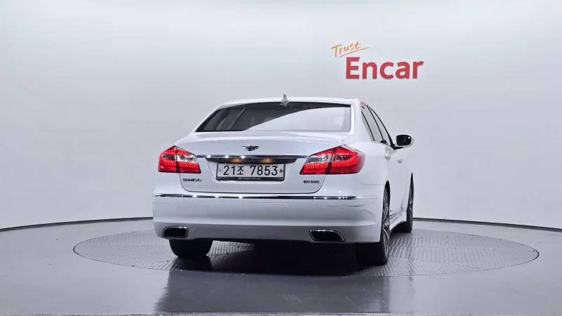 Hyundai Genesis