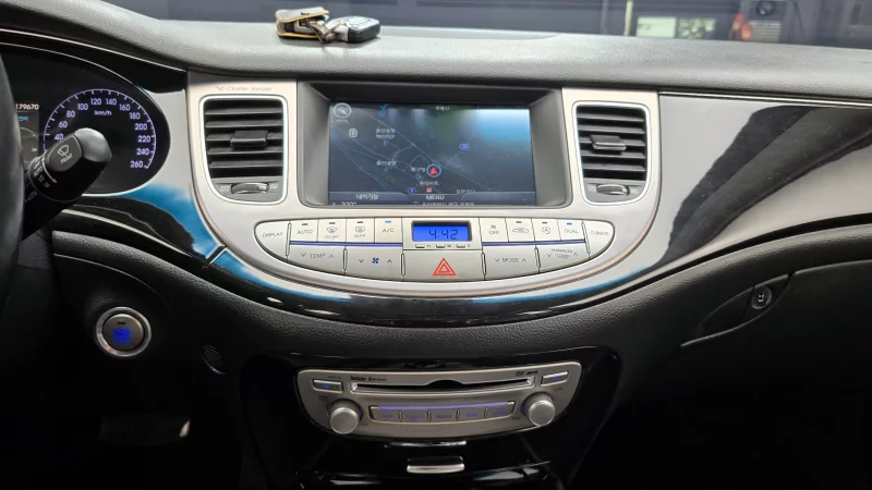 Hyundai Genesis