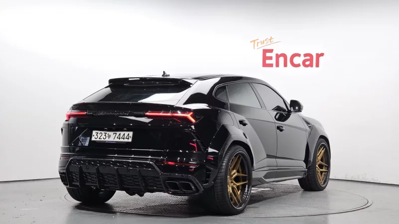Lamborghini URUS