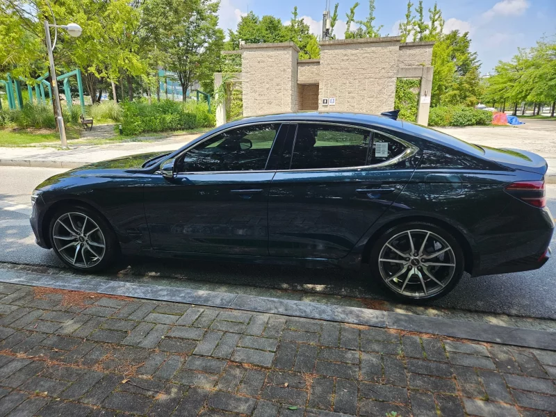 Genesis G70