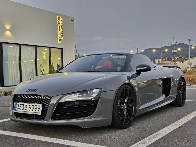 Audi R8