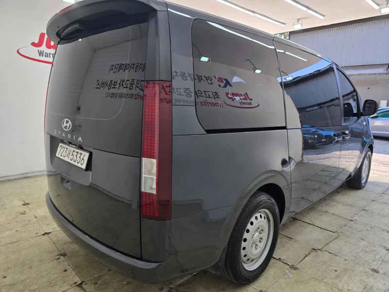 Hyundai Staria