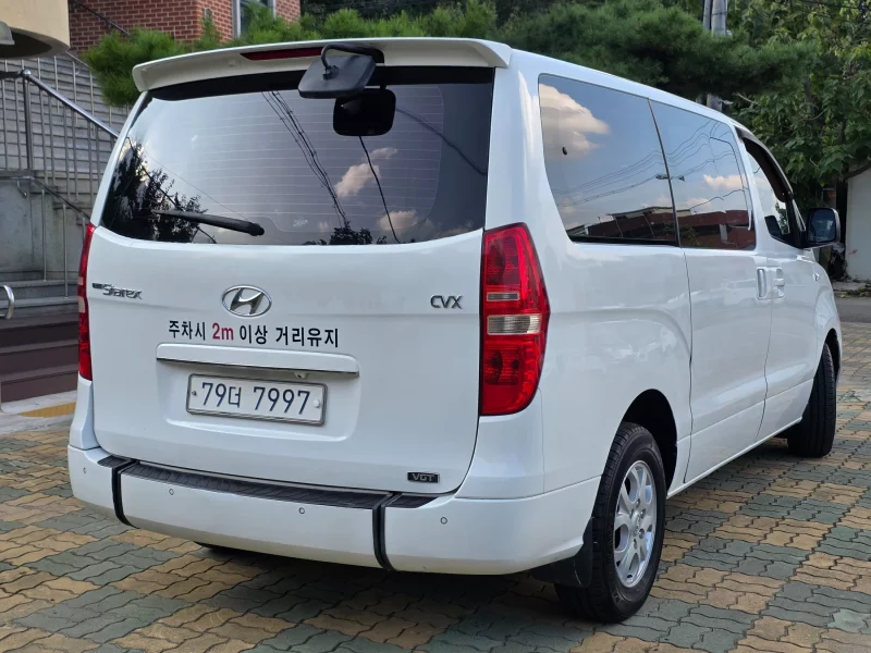 Hyundai Starex