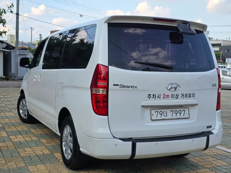 Hyundai Starex