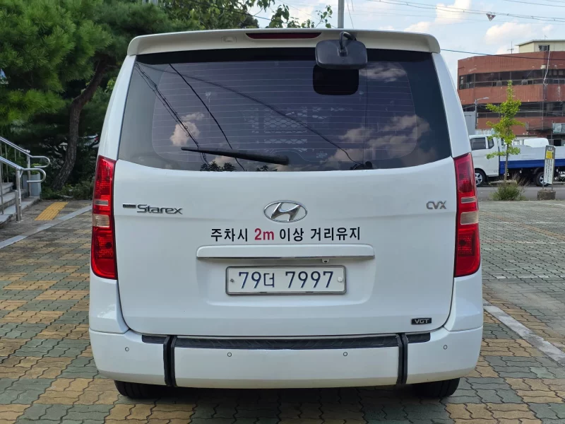 Hyundai Starex