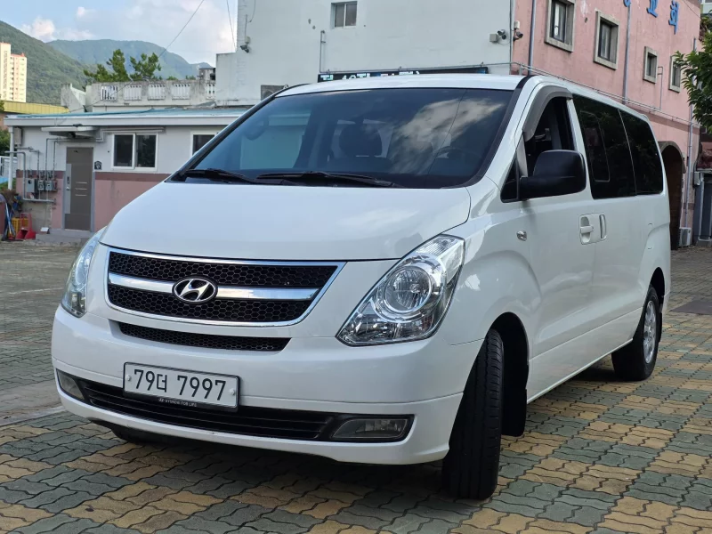 Hyundai Starex