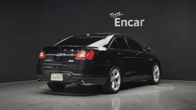 Ford TAURUS