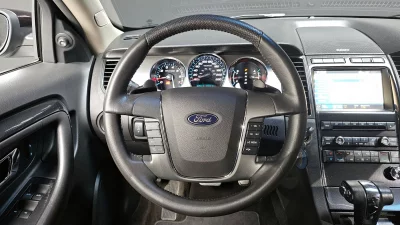 Ford TAURUS