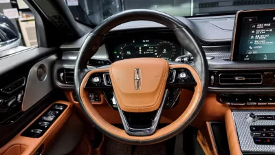 Lincoln AVIATOR