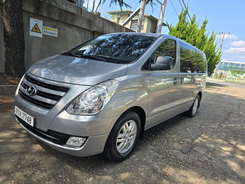 Hyundai Starex