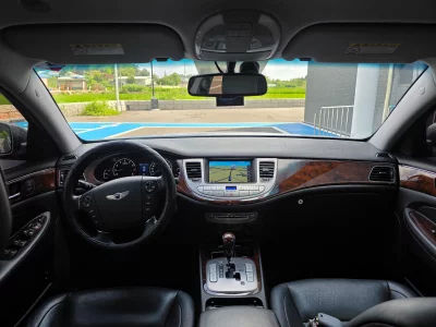 Hyundai Genesis