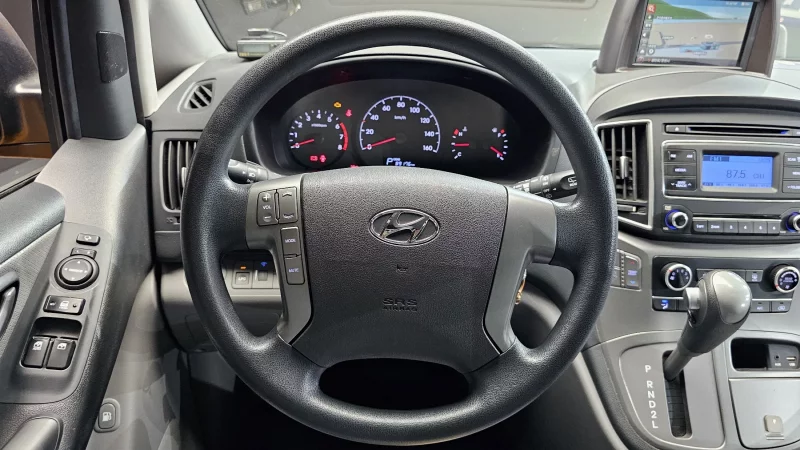Hyundai Starex
