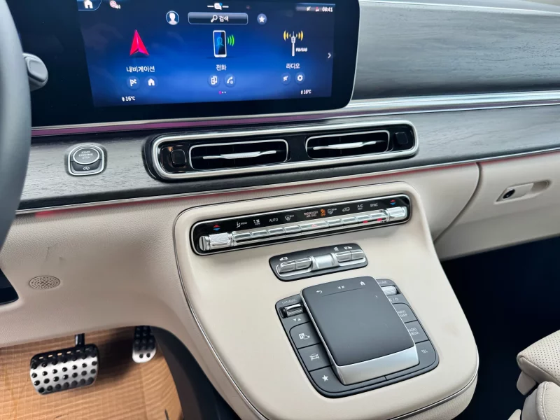 Mercedes-Benz V-Class