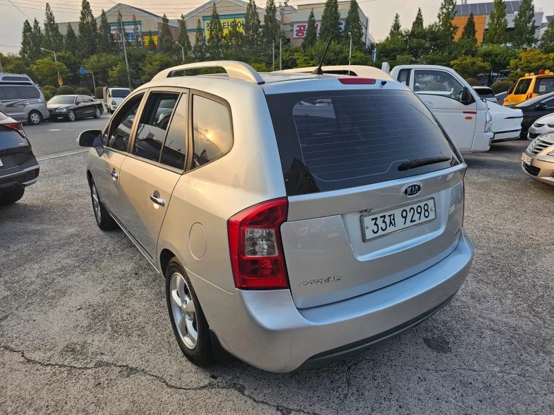 Kia Carens