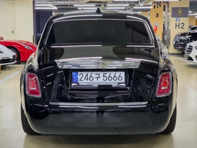 Rolls-Royce PHANTOM
