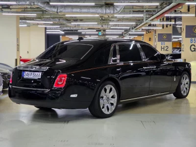 Rolls-Royce PHANTOM