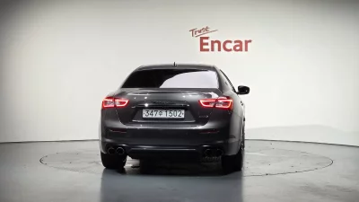 Maserati GHIBLI