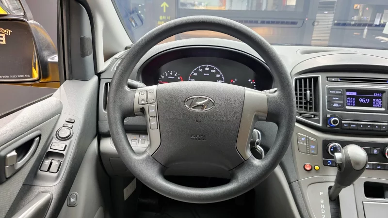 Hyundai Starex