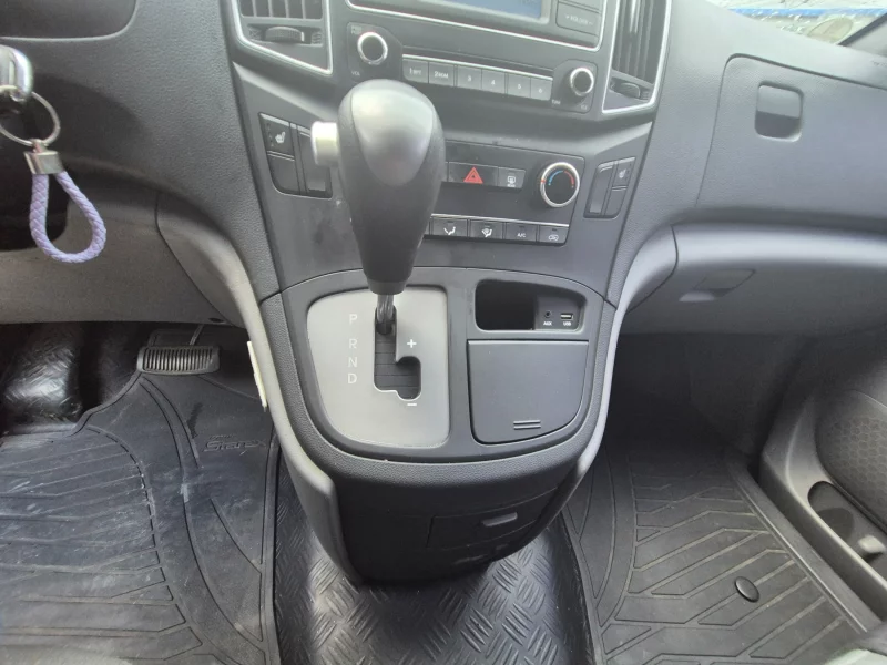 Hyundai Grand Starex