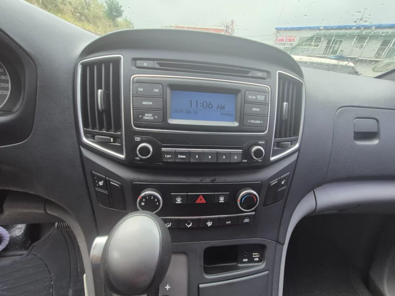 Hyundai Grand Starex