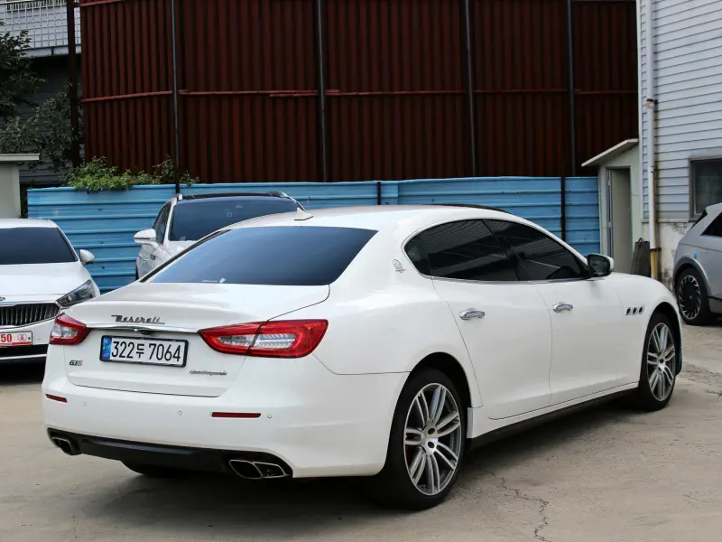 Maserati Quattroporte