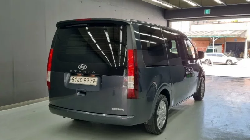 Hyundai Staria