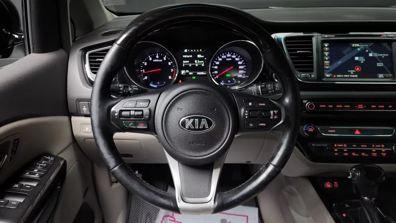 Kia Carnival