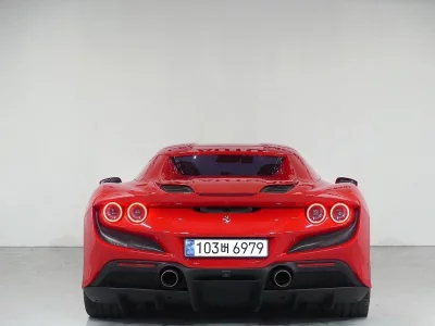 Ferrari F8