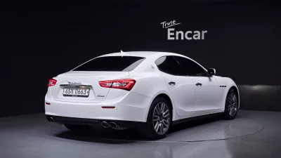 Maserati GHIBLI