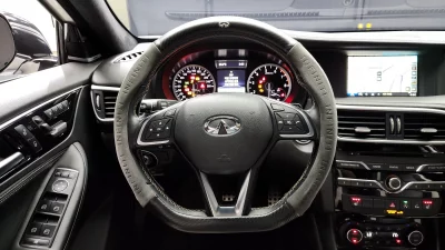 Infiniti Q30