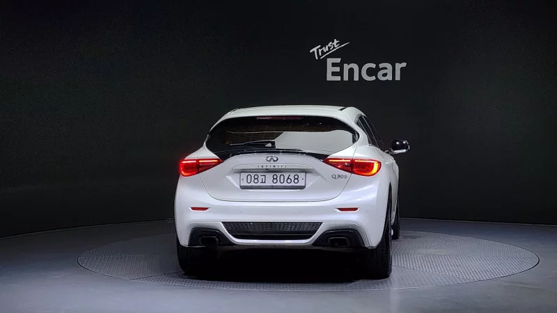 Infiniti Q30