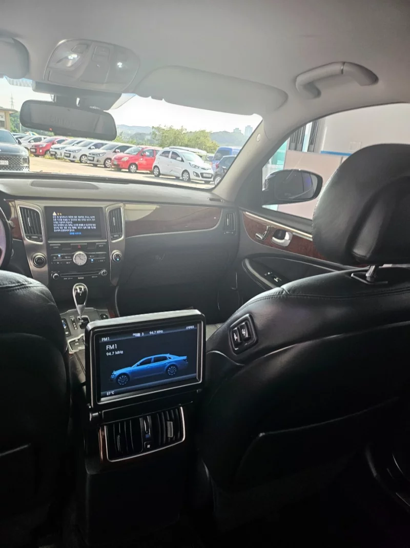 Hyundai Equus