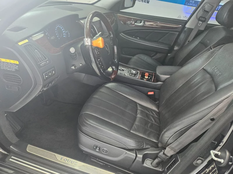 Hyundai Equus
