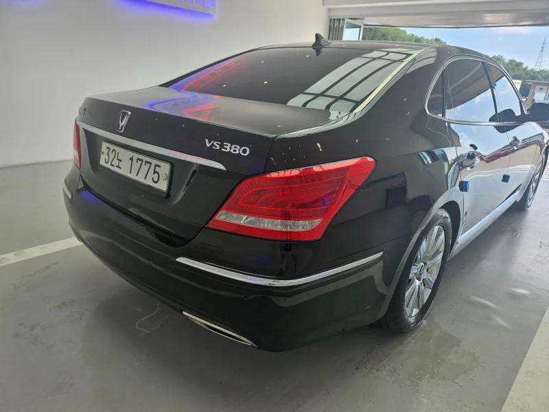 Hyundai Equus