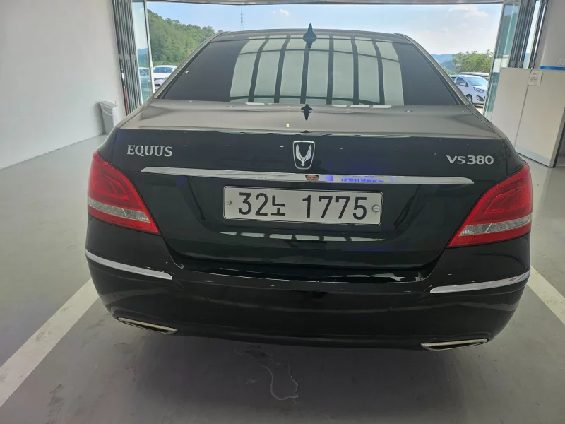 Hyundai Equus