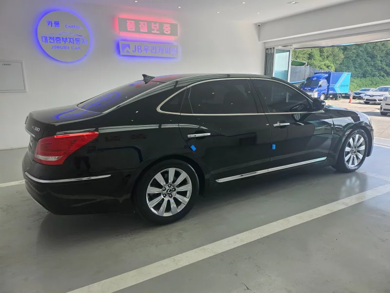 Hyundai Equus