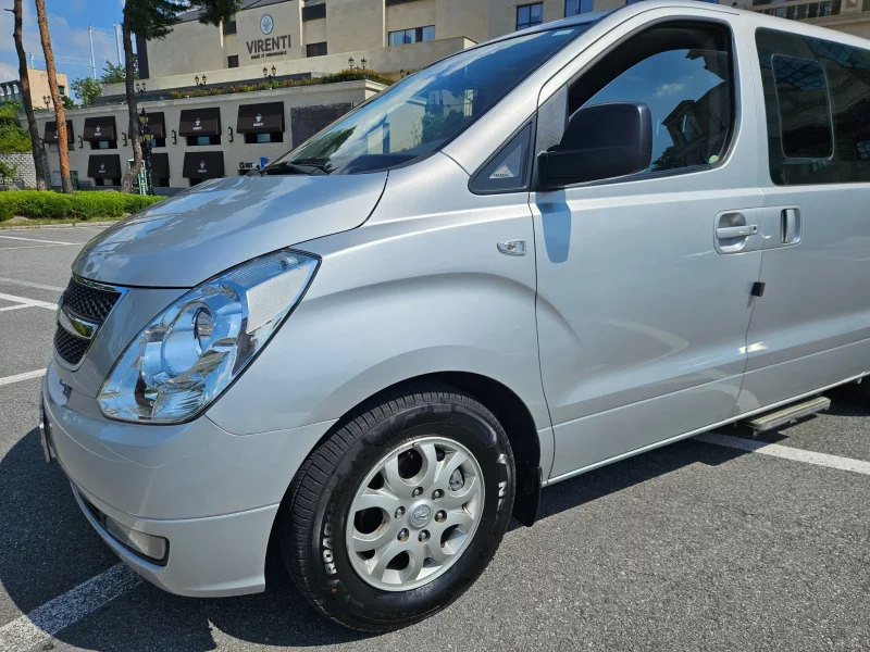 Hyundai Starex