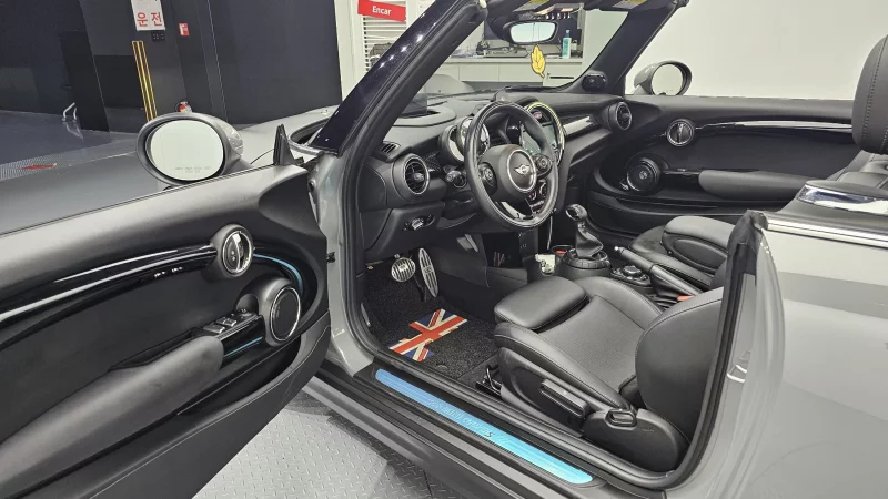 MINI Cooper Convertible