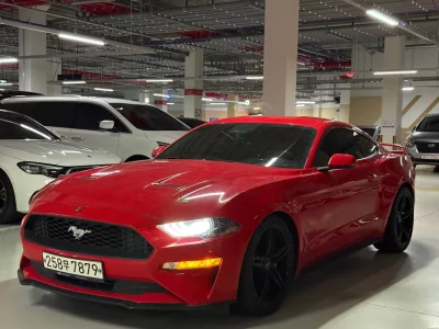 Ford MUSTANG