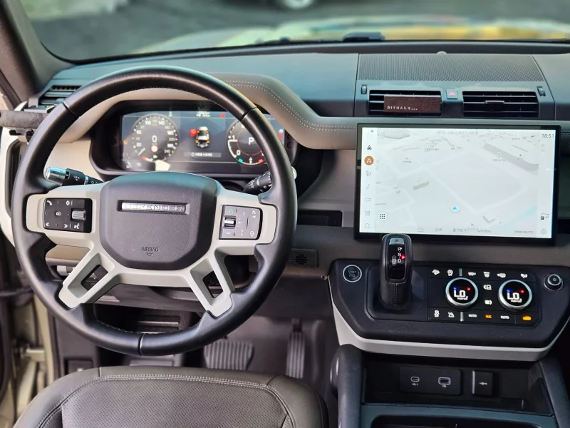 Land Rover DEFENDER