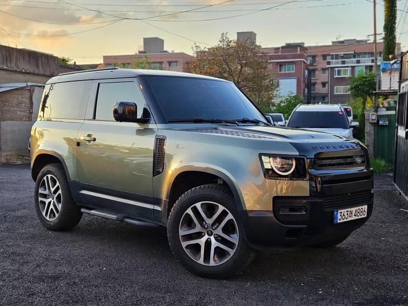 Land Rover DEFENDER