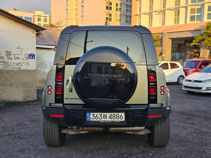 Land Rover DEFENDER