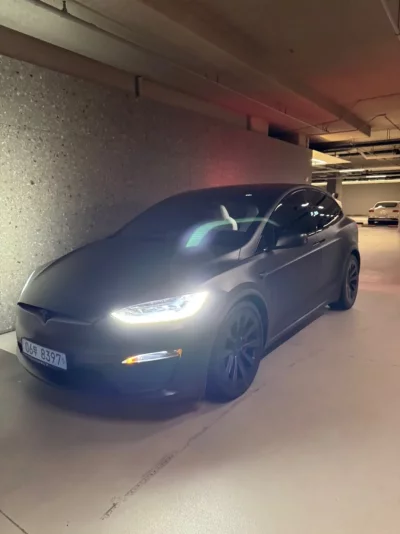 Tesla MODEL X