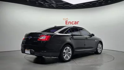 Ford TAURUS